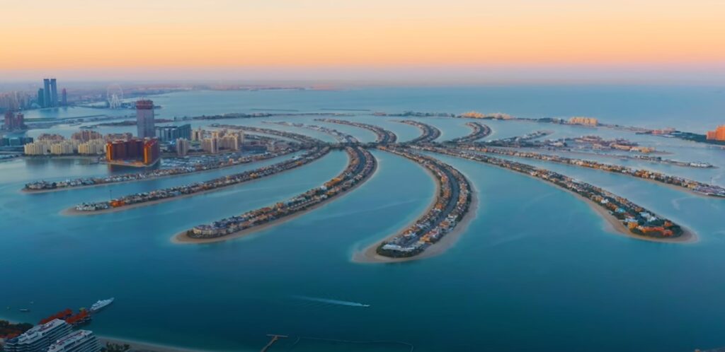 Where to Go in Dubai at Night for Free - The Palm Jumeirah